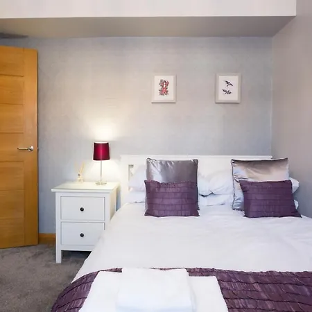Stylish And Modern 3 Bedroom House